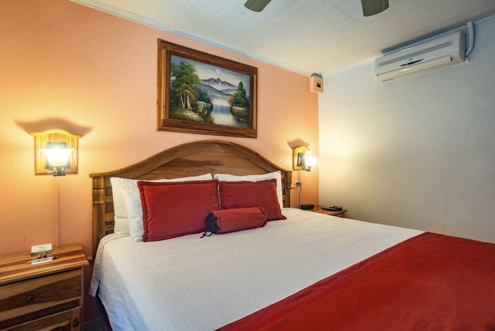Room 4 of 30