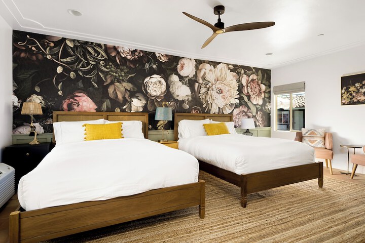 Room 32 of 95