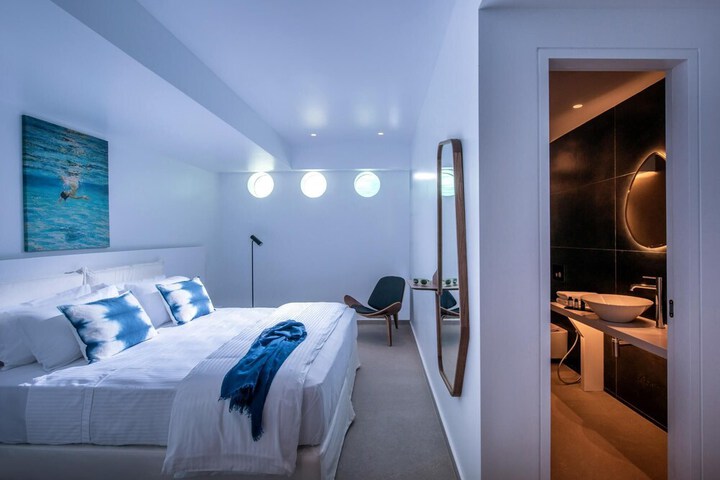 Room 5 of 35