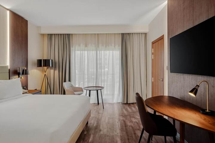 Room 25 of 73