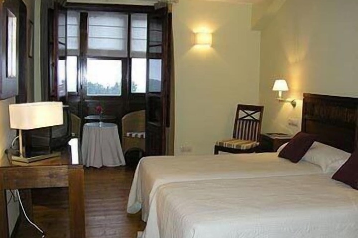 Room 5 of 49