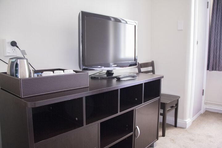 Room 2 of 40
