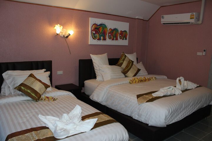 Room 8 of 83