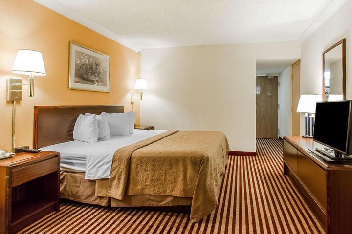 2 Queen Beds (4 of 4)