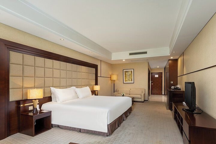 Room 18 of 85