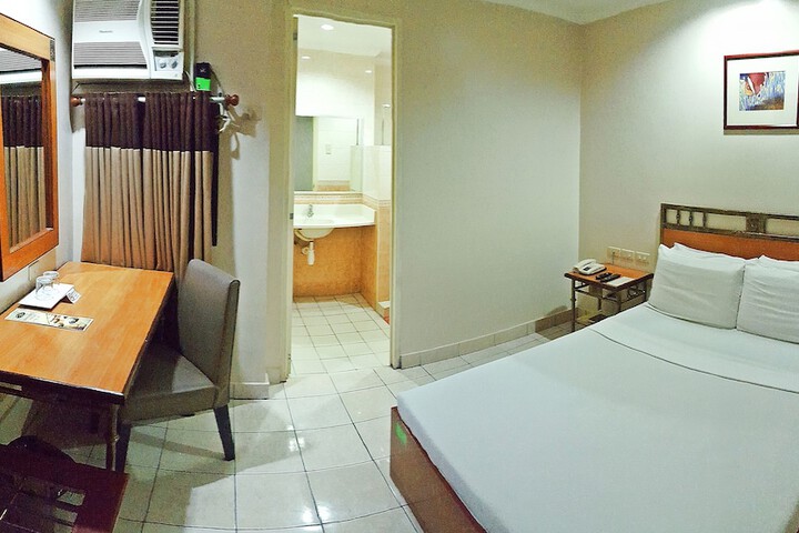 Room 19 of 69