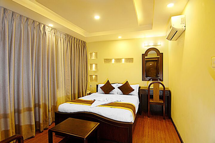 Room 12 of 36