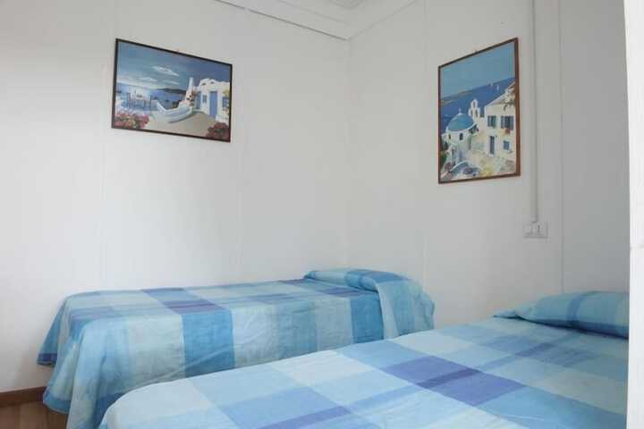 Room 2 of 37