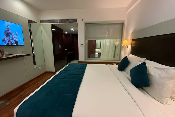 Room 12 of 61