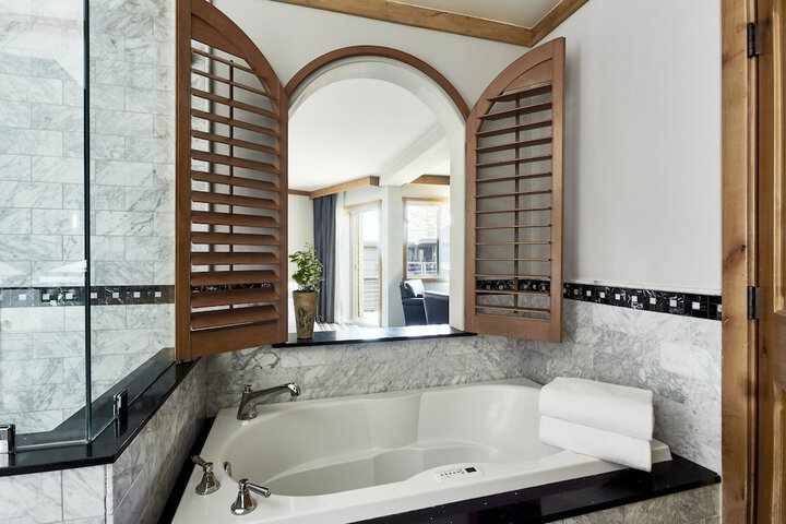 Hot Tub 48 of 149