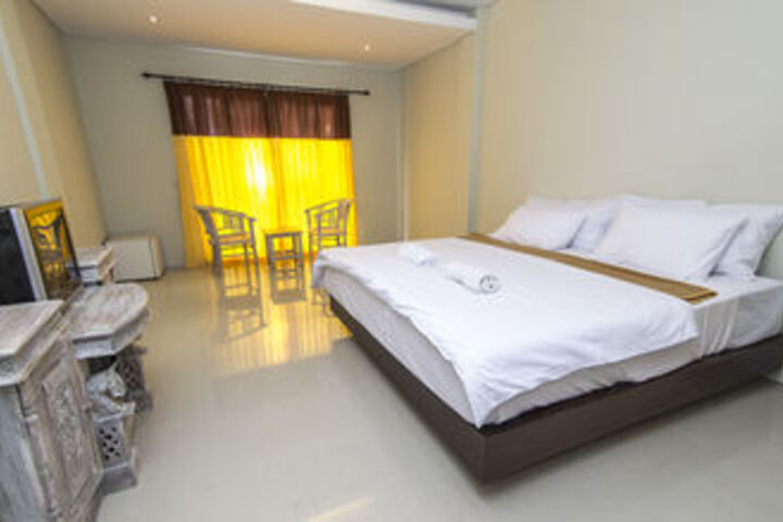 Room 16 of 40