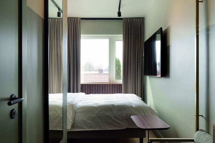 Room 51 of 105