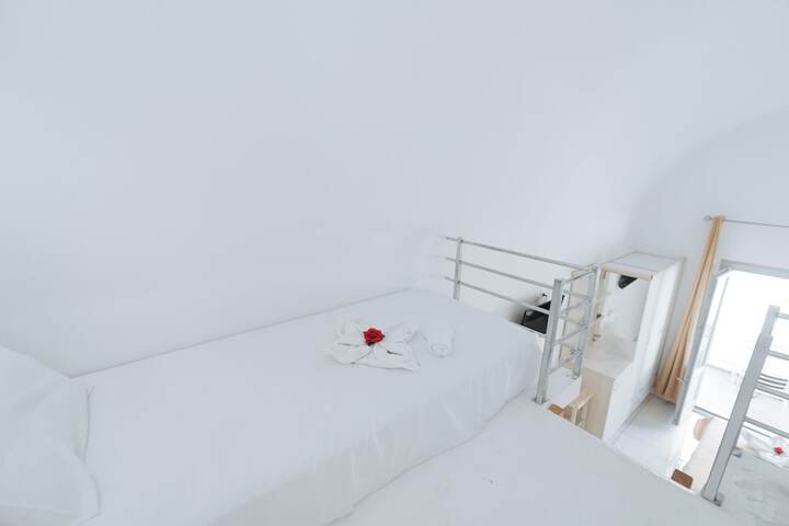 Room 27 of 158