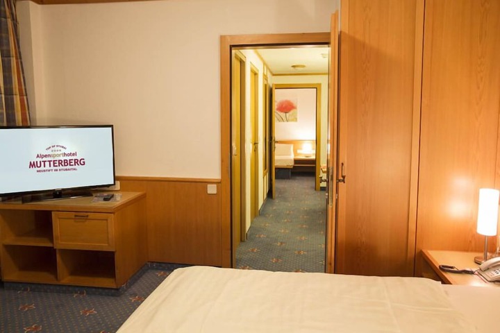 Room 15 of 68