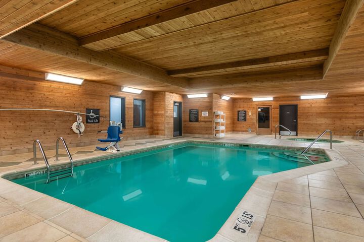 Hotel Pool