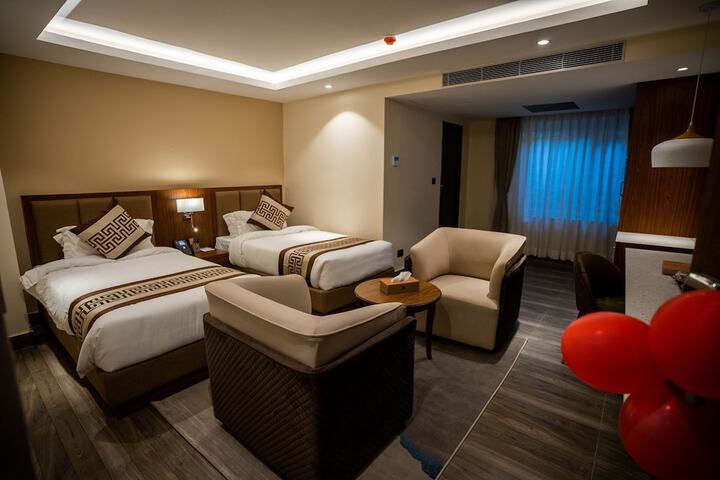 Room 5 of 48