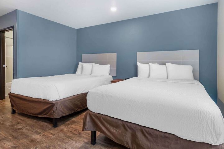 Studio with Double Bed (1 of 12)