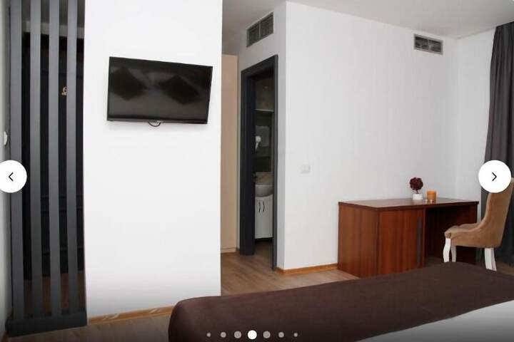 Room 43 of 62