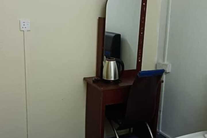 Room 26 of 73