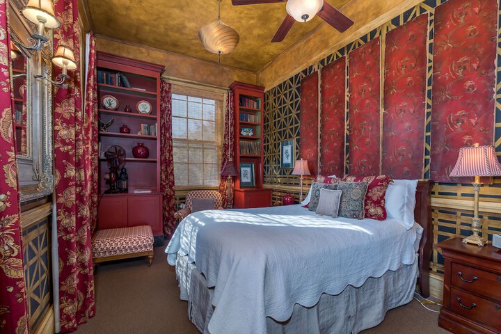 Room 8 of 27