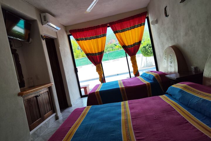 Room 11 of 76