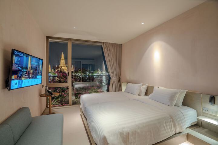 Room 43 of 151