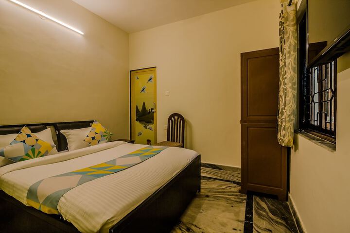 OYO 24035 Home La Indiana Morjim
