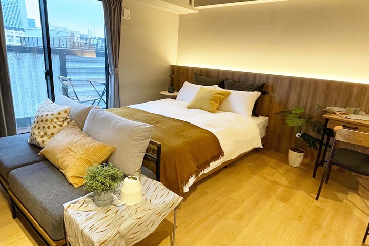 Room 7 of 18