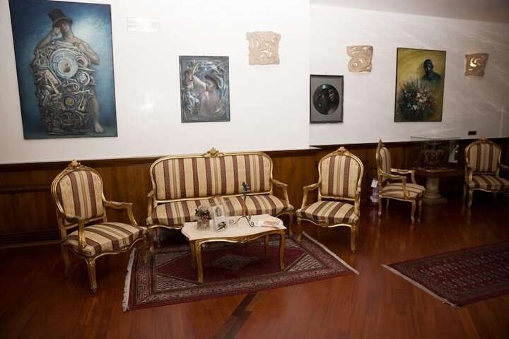 Hotel Interior 9 of 39