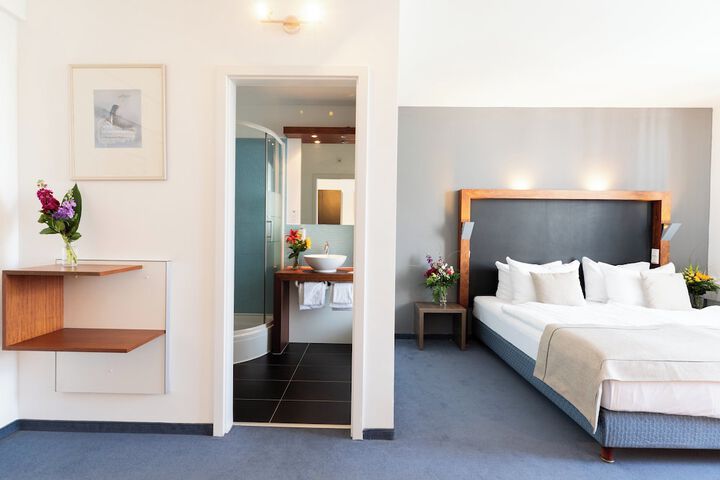 Room 21 of 62
