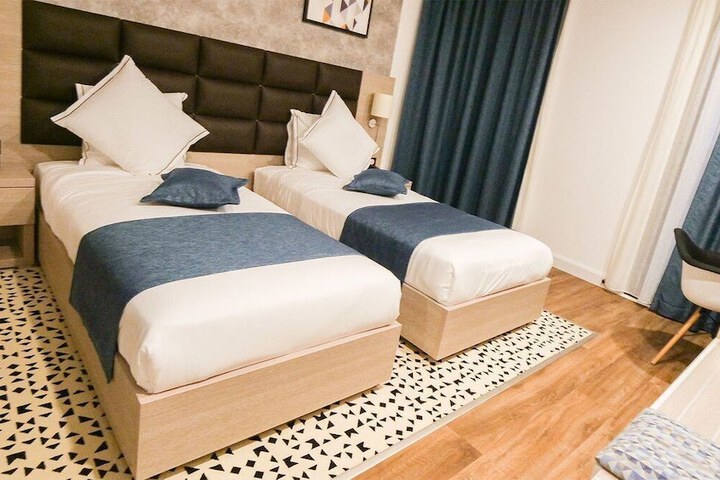 Room 8 of 25