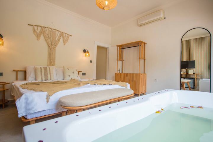 Room 10 of 25