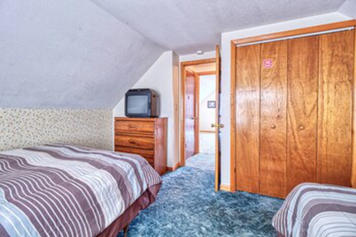 Room 39 of 42