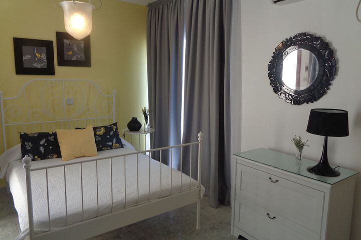Room 2 of 61