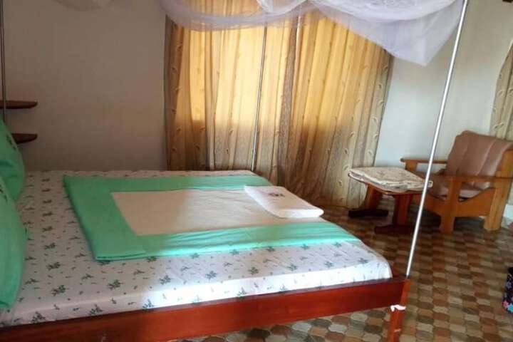 Room 9 of 27