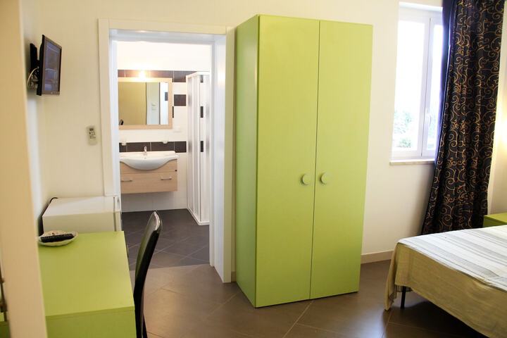 Room 5 of 24