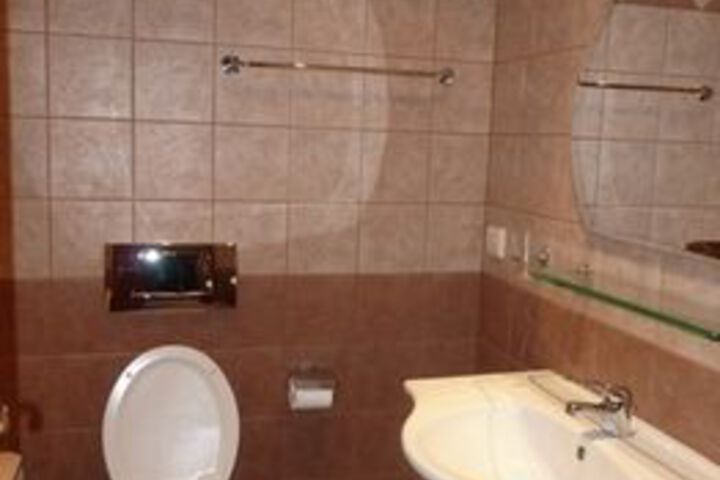 Room 7 of 23