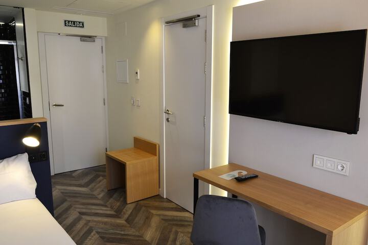 Room 19 of 33