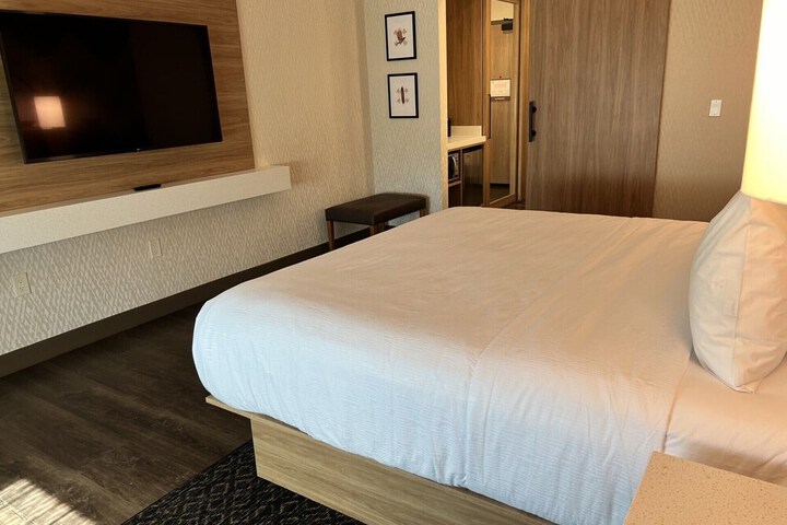 Room 9 of 53