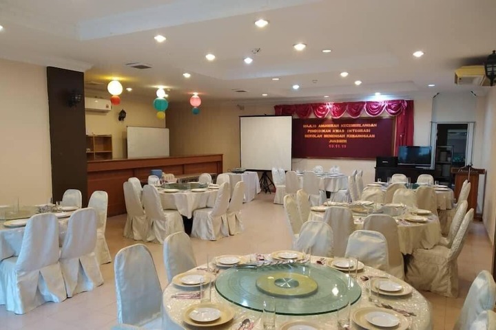 Ballroom/Hall 25 of 37