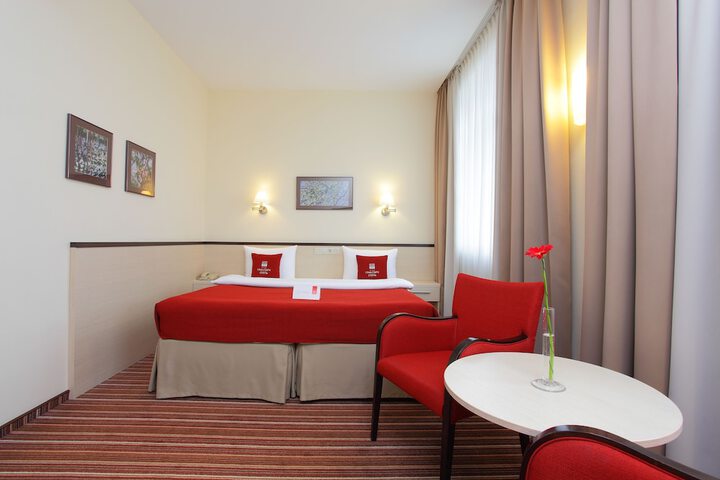 Room 18 of 72