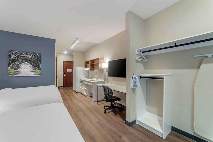 Room 30 of 61