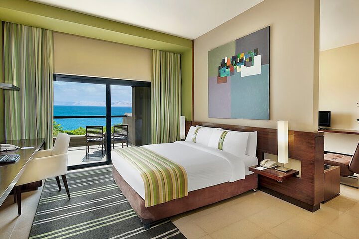 Room 34 of 120