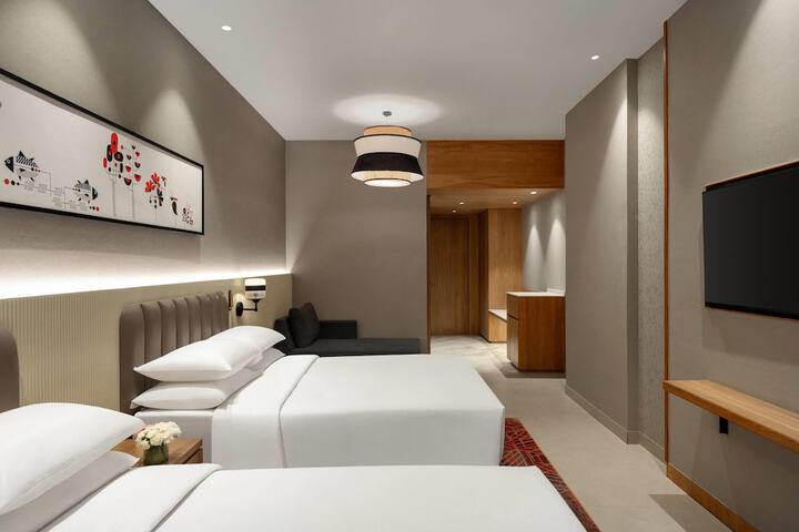 Room 4 of 81