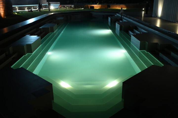 Pool 10 of 19