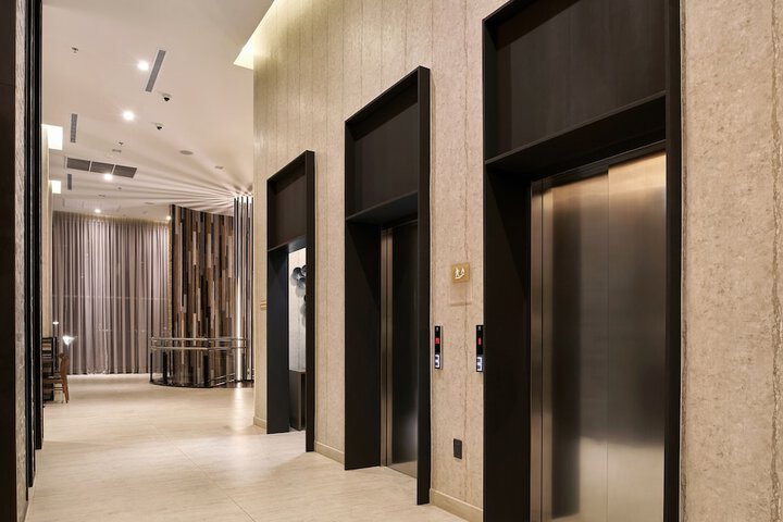 Ballroom/Hall 45 of 50