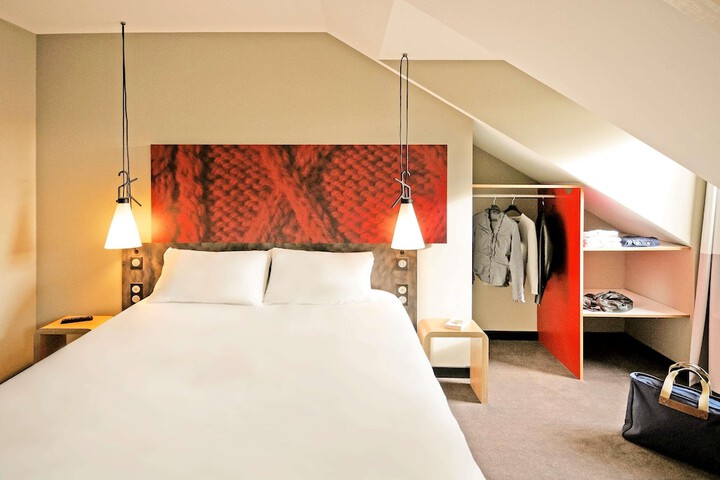 Room 13 of 92