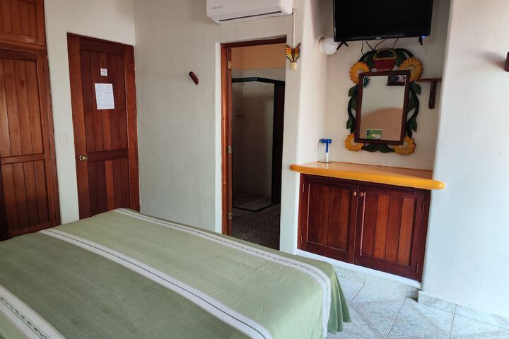 Room 8 of 76
