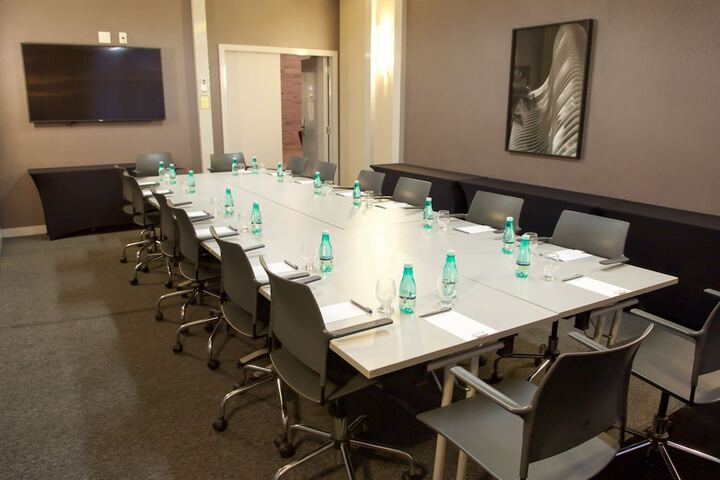 Business Center 105 of 110