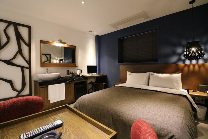 Room 8 of 29